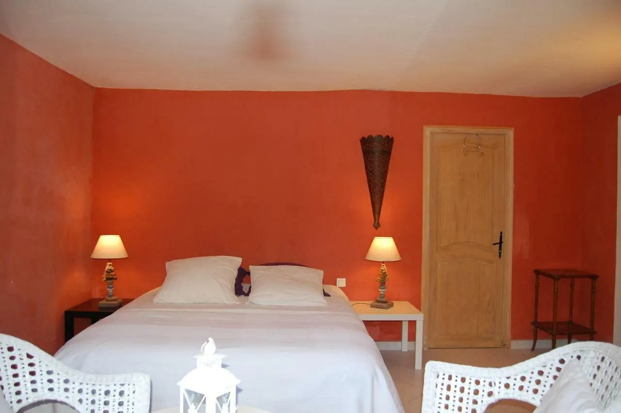 Gites Du Rocher Du Piei Lagnes Guest house