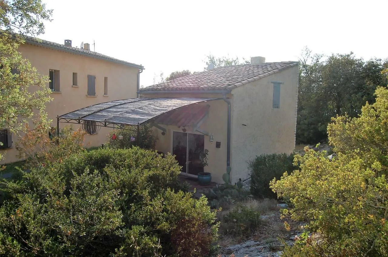 Gites Du Rocher Du Piei Lagnes 0*,