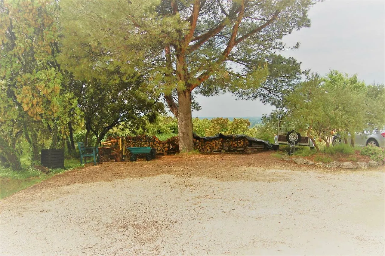 Gites Du Rocher Du Piei Lagnes Guest house